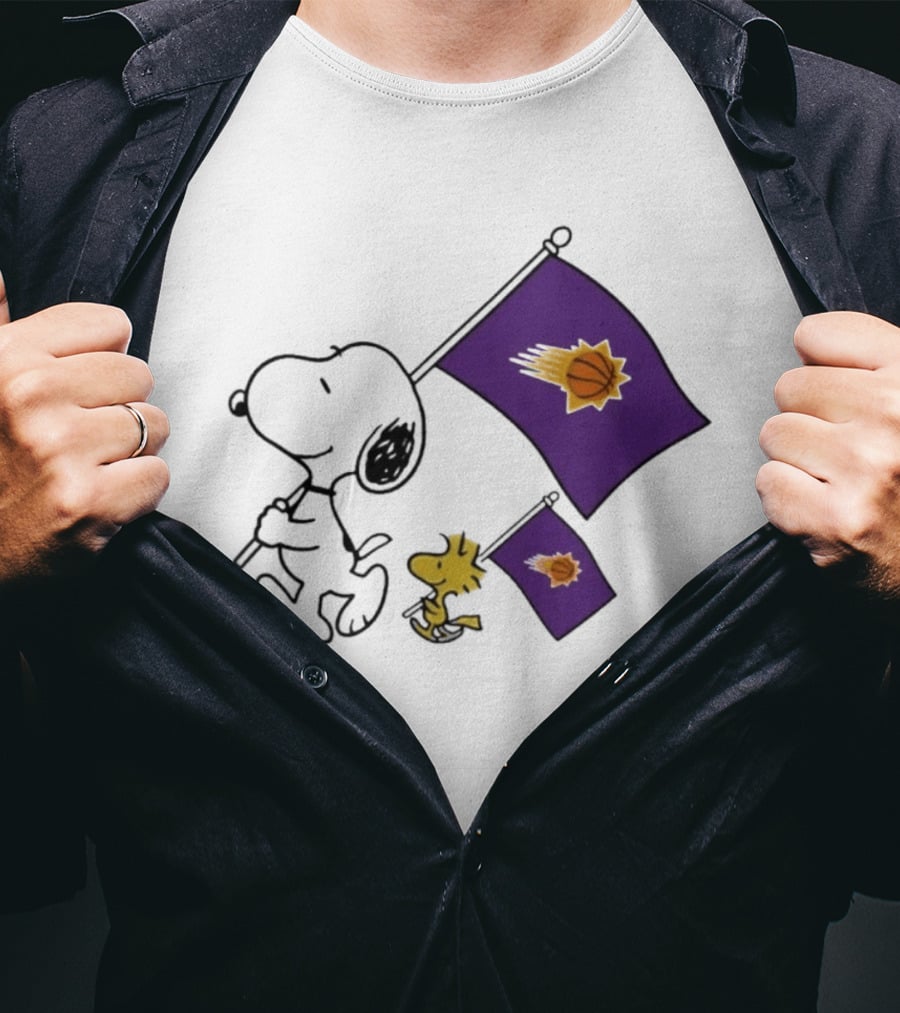 Phoenix Suns Snoopy Woodstock Holding Basketball Flag T-Shirt