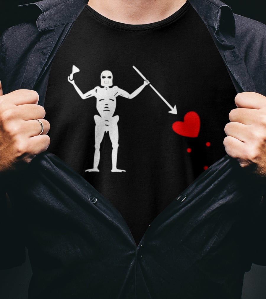 Skeleton With Spear And Heart Symbol Edward Blackbeard Teach T-Shirt