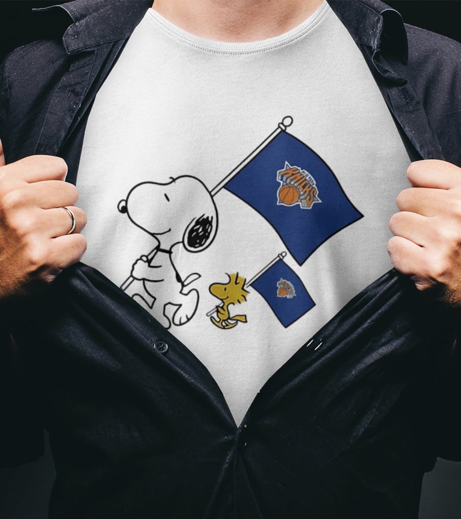 Snoopy Woodstock New York Knicks Flags Cheer T-Shirt