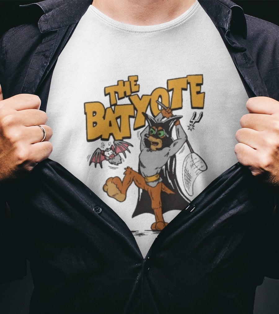 San Antonio Spurs The Batyote Character With Cape And Bat T-Shirt
