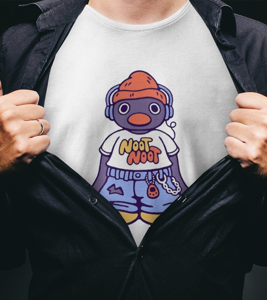 Noot Noot Pingu Penguin With Headphones And Beanie T-Shirt