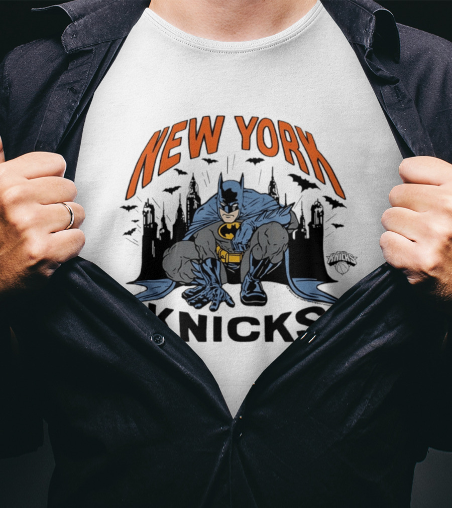 New York Knicks Batman Gotham City Skyline T-Shirt