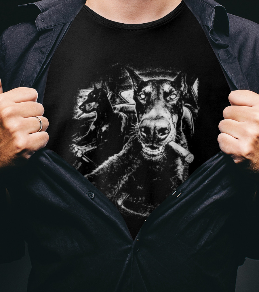 Doberman Dogs In Car Smoking Cigars Relaxing Retro Vibes T-Shirt