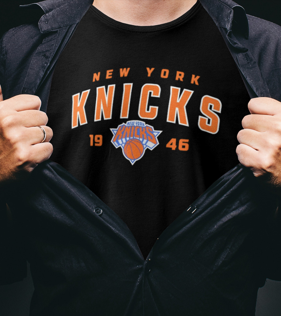 New York Knicks 1946 Basketball Team T-Shirt