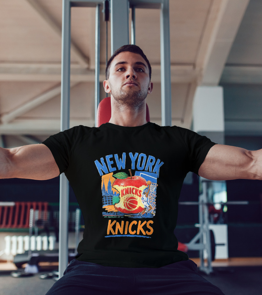 Mitchell & Ness New York Knicks NBA Apple Skyline Basketball Dunk Scene T-Shirt