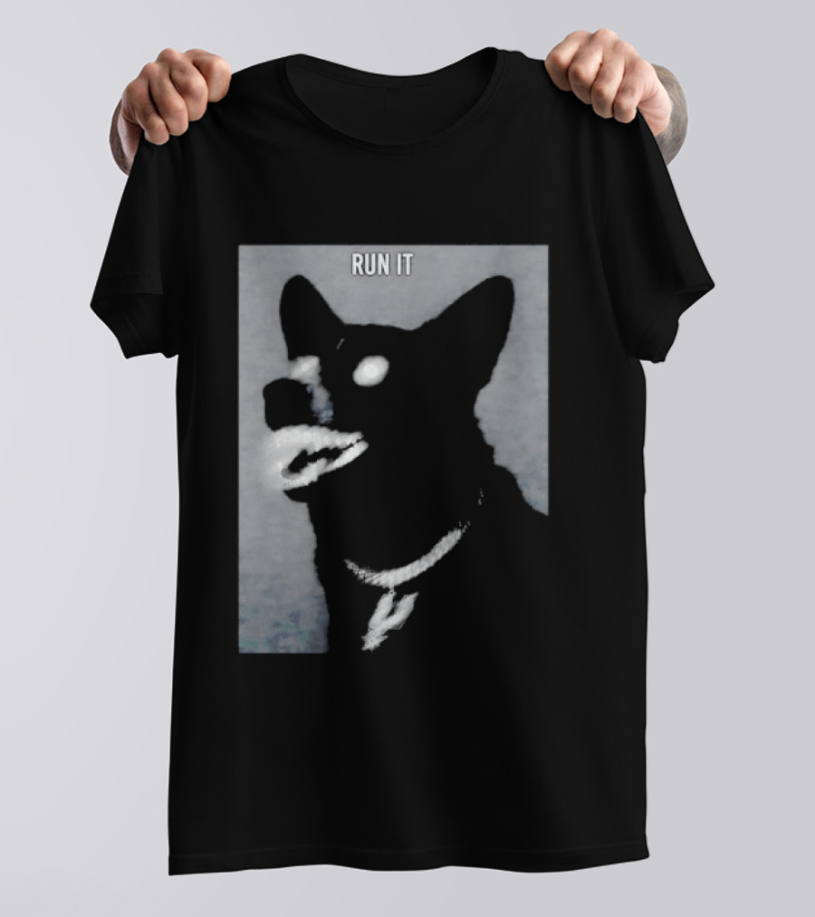 Run It Black Dog Diamond Grill Spurs Pendant T-Shirt