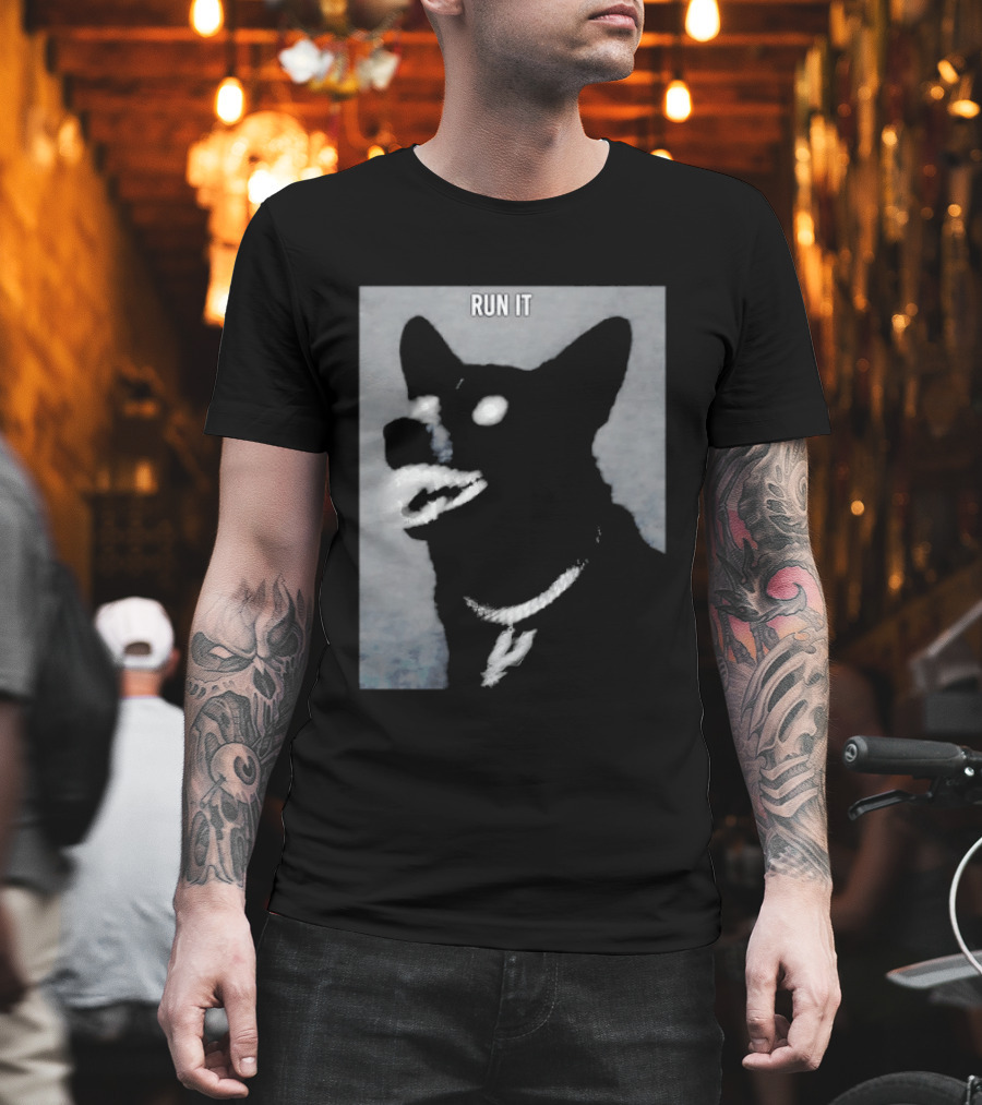 Run It Black Dog Diamond Grill Spurs Pendant T-Shirt