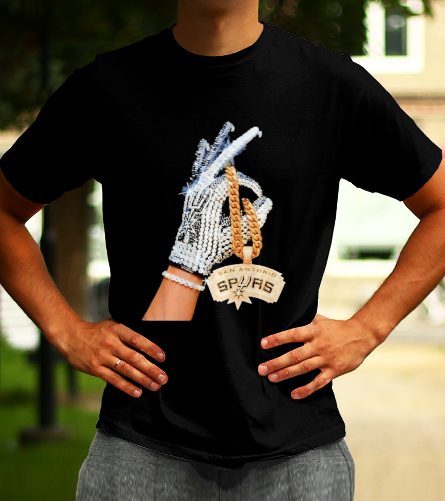 San Antonio Spurs Diamond Gold Glove And Pendant T-Shirt