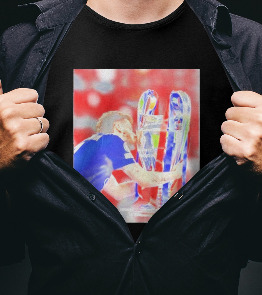 Khvicha Kvaratskhelia PSG UEFA Champions League Trophy Celebration T-Shirt