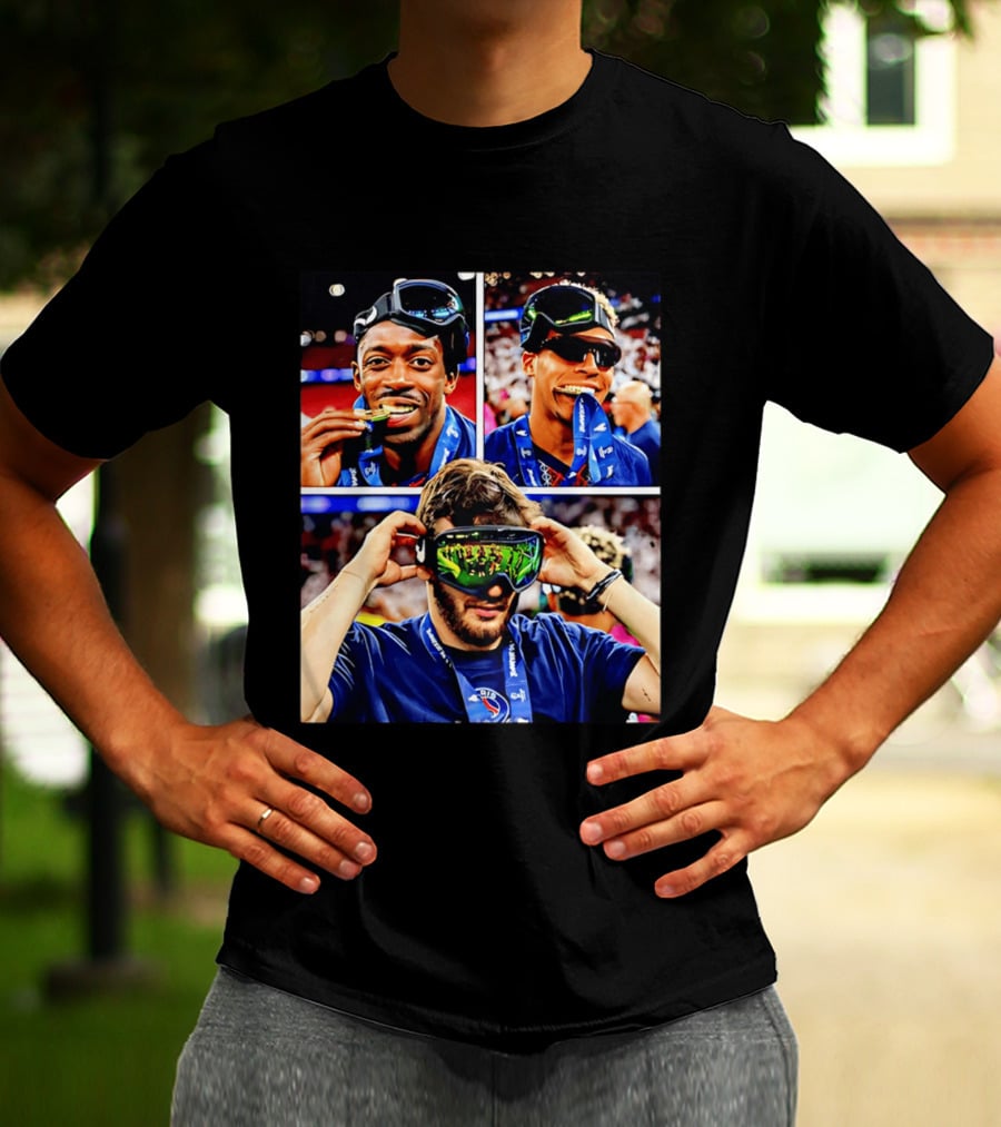 Paris Saint Germain Champions Celebration With Medals And Goggles T-Shirt
