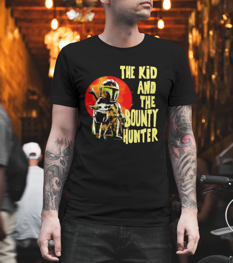 The Kid And The Bounty Hunter Grogu Din Djarin Star Wars Mandalorian Red Circle T-Shirt