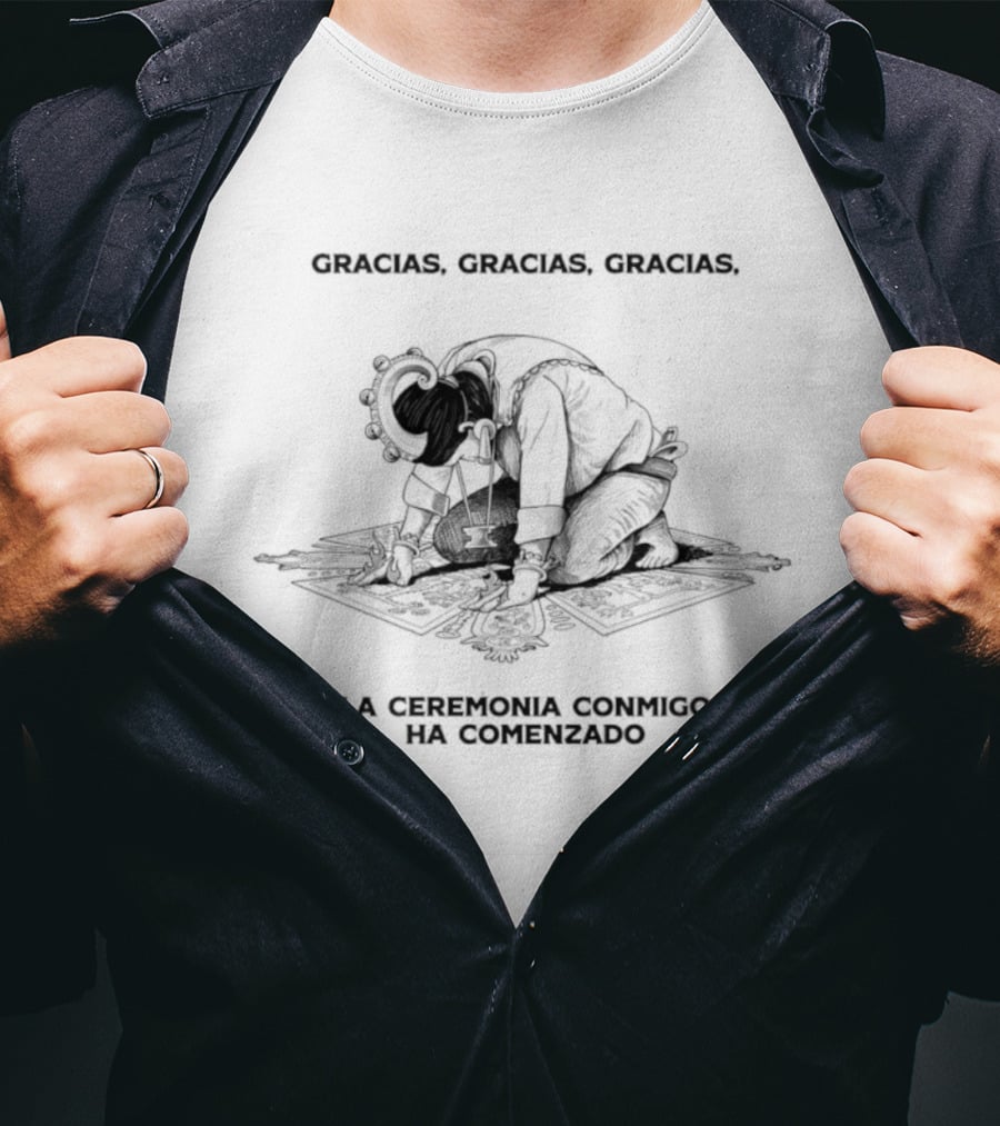 Gracias Gracias Gracias La Ceremonia Conmigo Ha Comenzado Retro Style Kneeling Figure T-Shirt