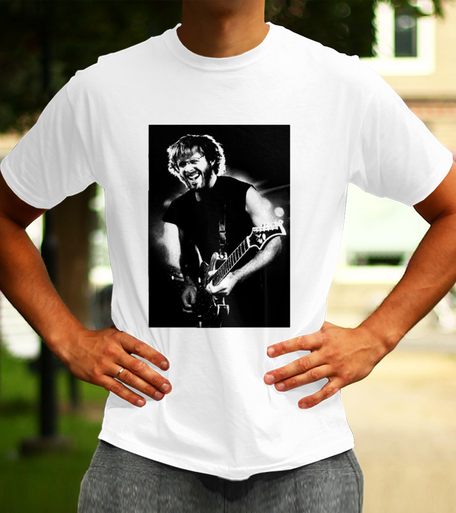 Phish Trey Anastasio Iconic Live Performance Guitarist Black And White Image T-Shirt