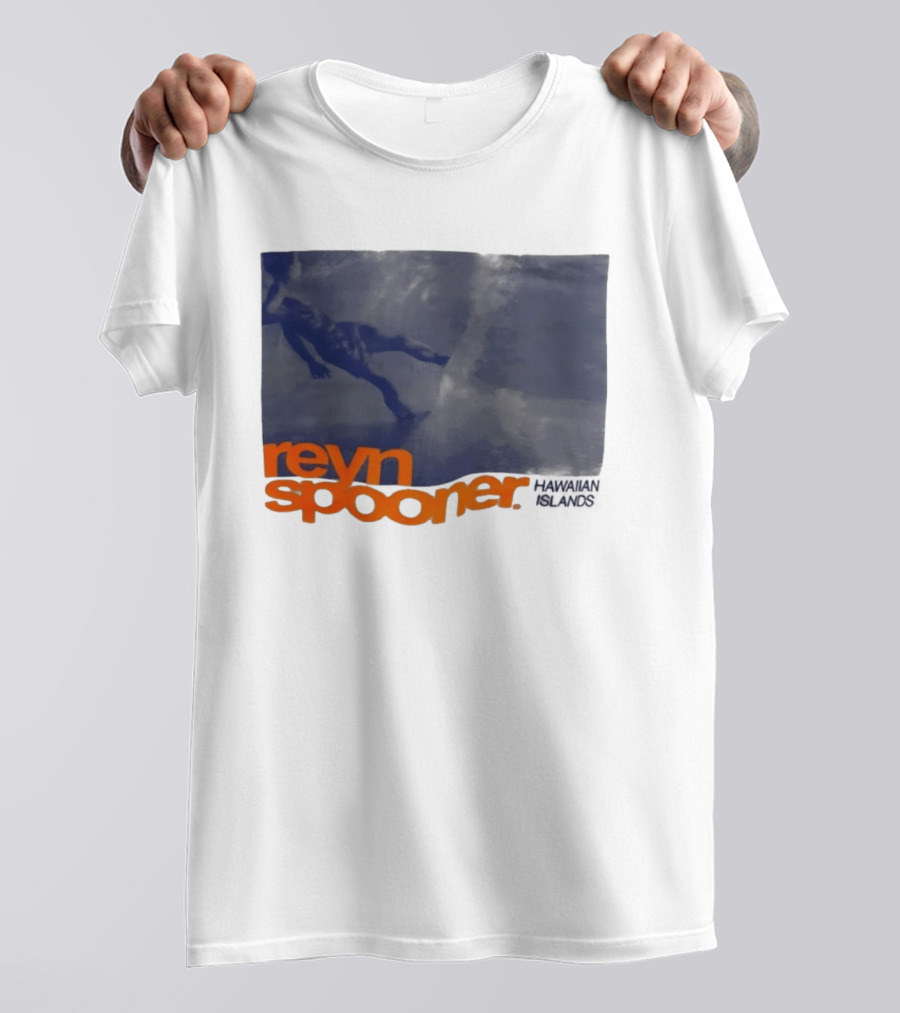 Reyn Spooner Hawaiian Islands Surfing Waves T-Shirt