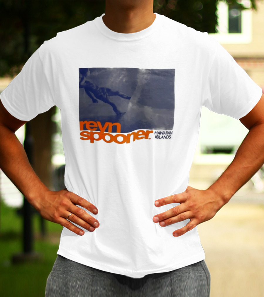 Reyn Spooner Hawaiian Islands Surfing Waves T-Shirt
