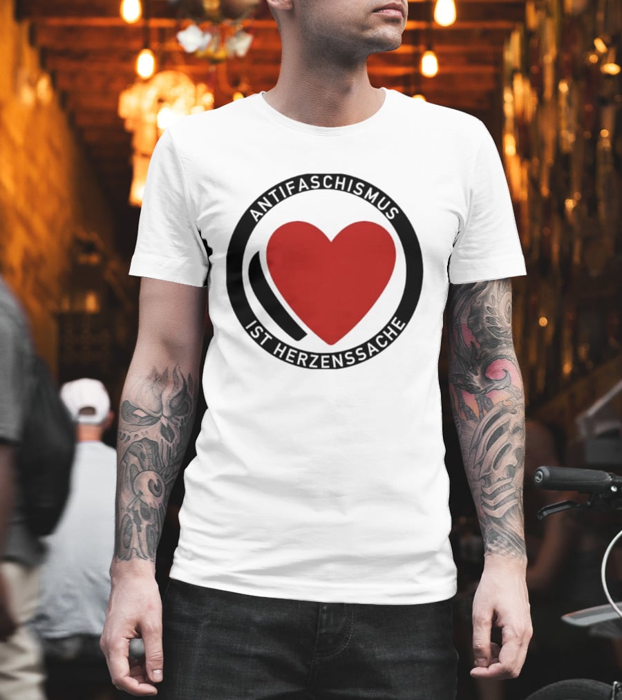 Antifaschismus Ist Herzenssache Symbol Rotes Herz Antifa T-Shirt