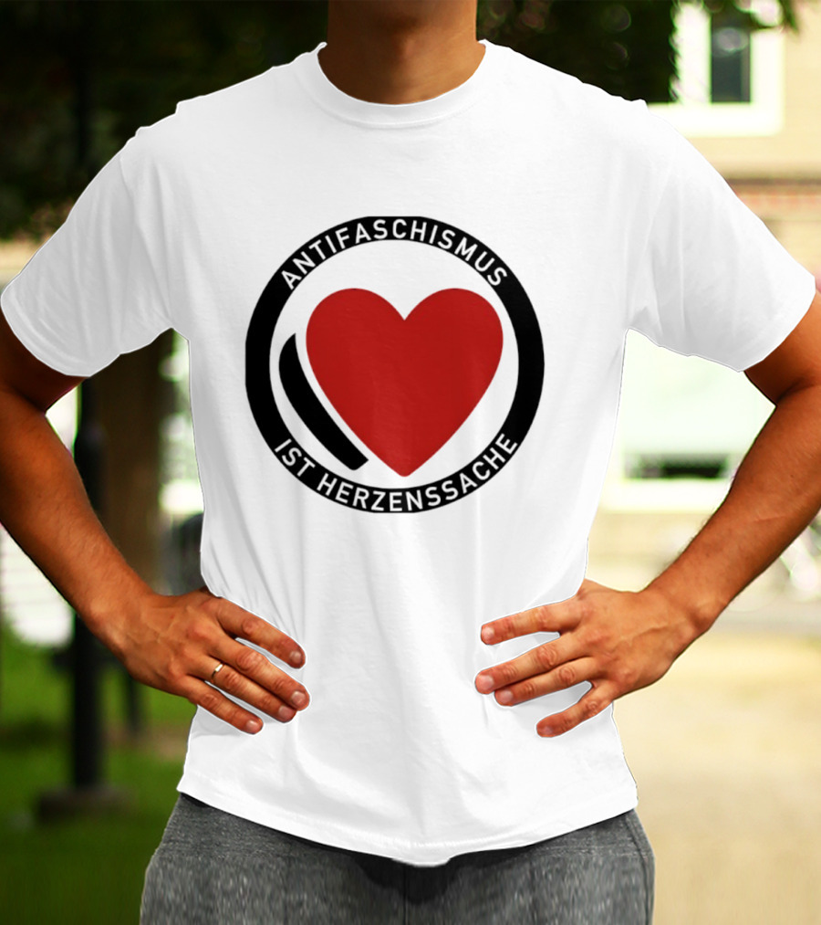 Antifaschismus Ist Herzenssache Symbol Rotes Herz Antifa T-Shirt
