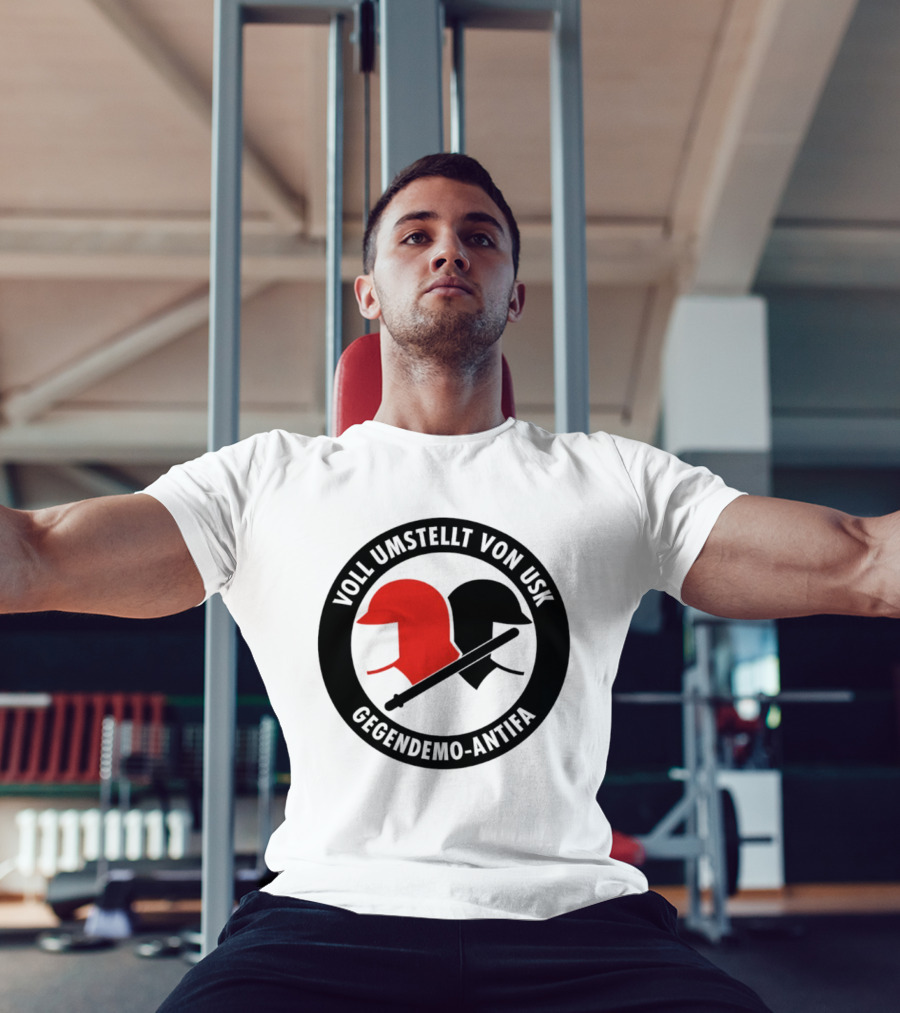 Voll Umstellt Von USK Gegendemo Antifa Helmet T-Shirt