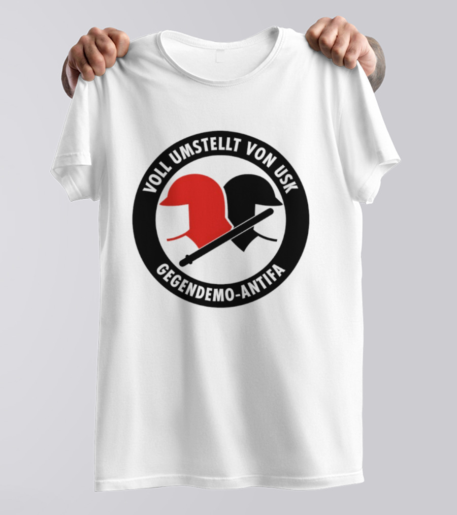 Voll Umstellt Von USK Gegendemo Antifa Helmet T-Shirt