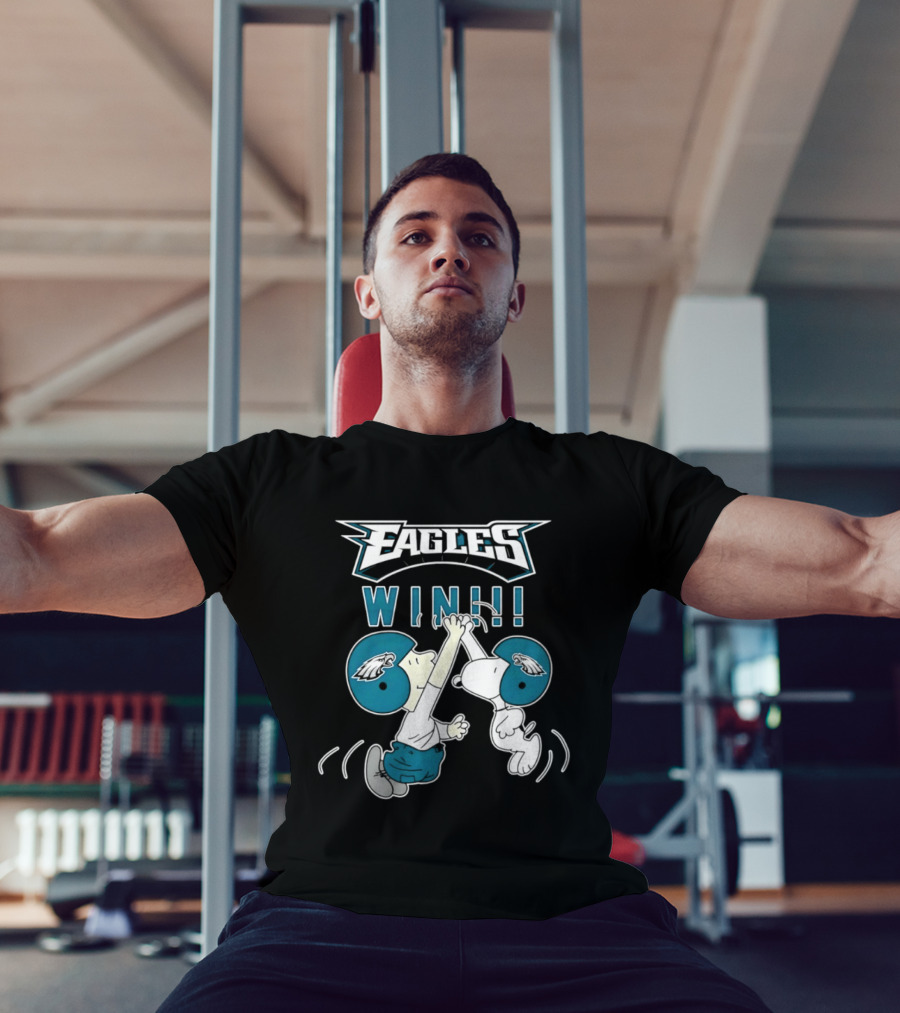 Philadelphia Eagles Win Peanuts Snoopy And Charlie Brown High Five T-Shirt