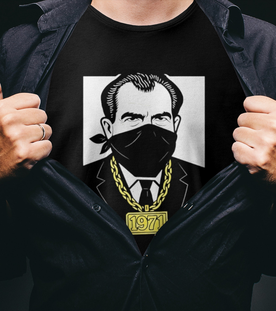 Richard Nixon 1971 Bandana Gold Chain T-Shirt