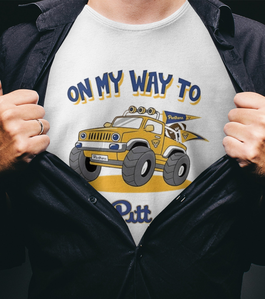 On My Way To Pitt Panthers Jeep With Flags And Tires T-Shirt