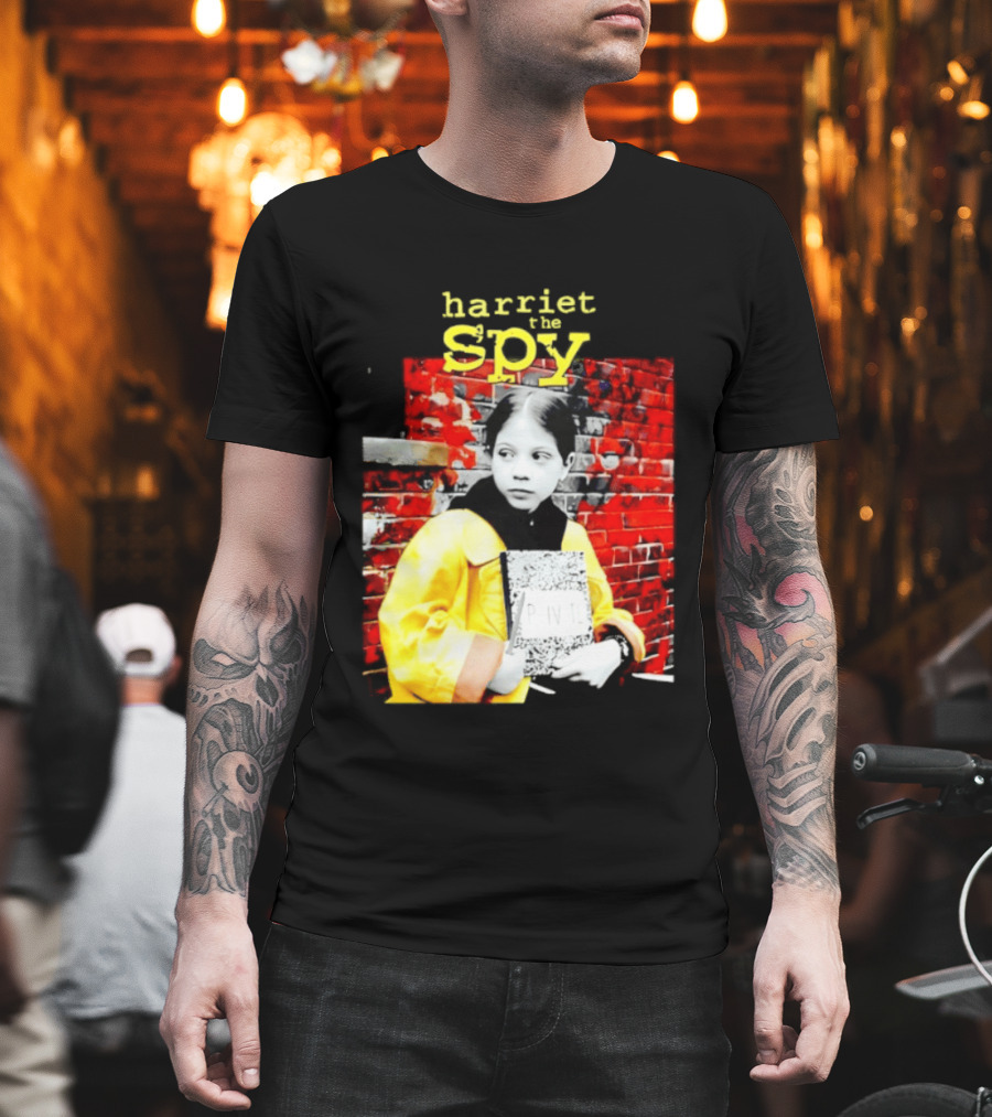 Harriet The Spy Michelle Trachtenberg Classic Yellow Raincoat Notepad T-Shirt