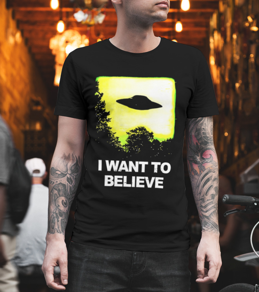 Alien I Want To Believe UFO Silhouette Paranormal Activity The Truth Is Out There T-Shirt