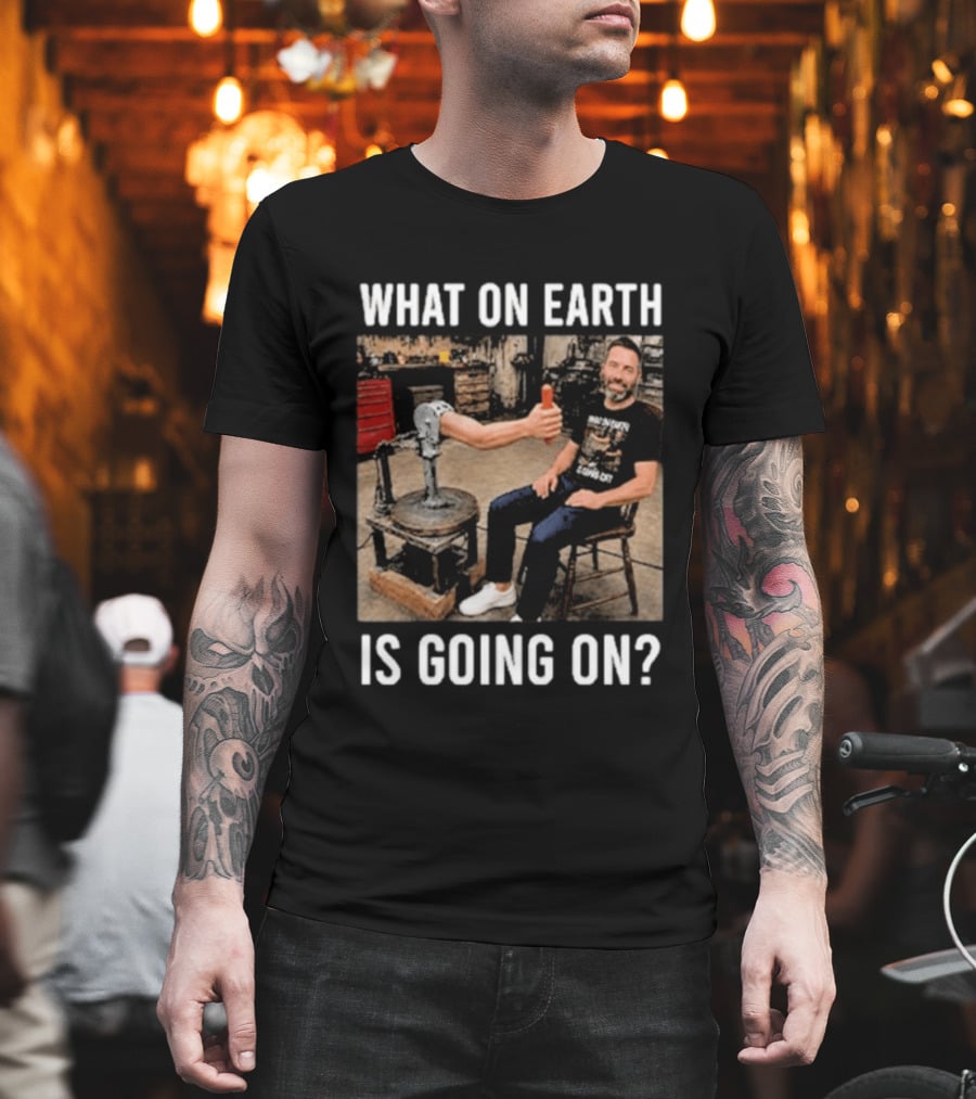 What On Earth Is Going On Funny Thumbs Up Robot Arm T-Shirt