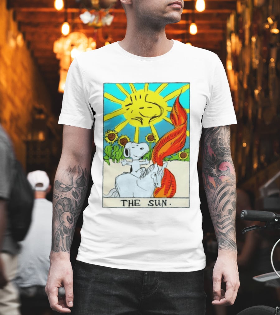 Snoopy The Sun Tarot Card Peanuts Charlie Brown Tarot T-Shirt
