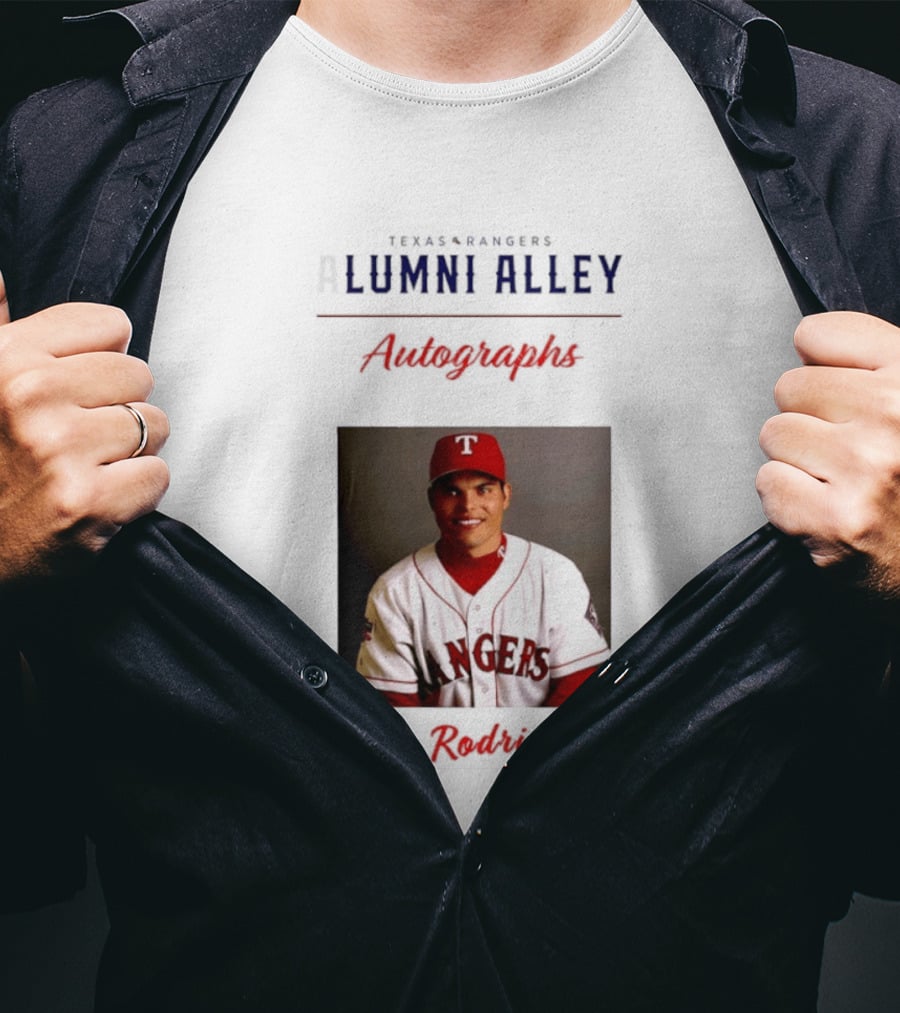 Texas Rangers Alumni Alley Ivan Rodriguez Autographs T-Shirt
