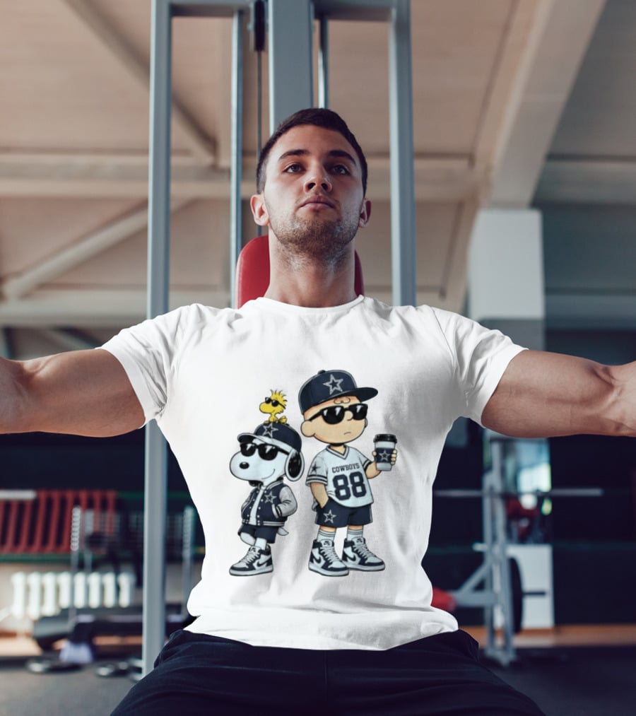 Snoopy Charlie Brown Cowboys 88 Football Fan Gear T-Shirt