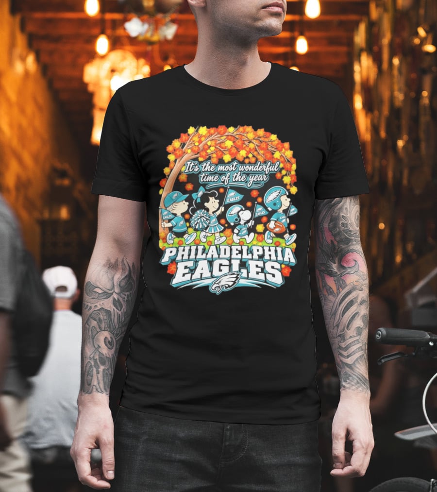 Philadelphia Eagles Peanuts Characters Autumn It's The Most Wonderful Time Of The Year T-Shirt