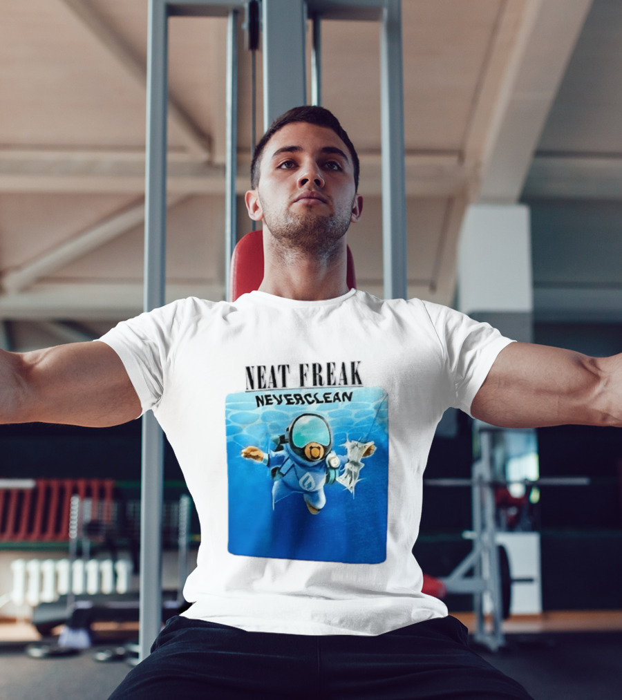 Neat Freak Neverclean Diver Catching Litter T-Shirt