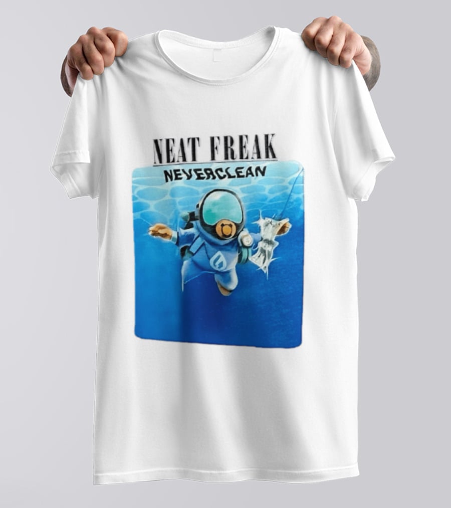 Neat Freak Neverclean Diver Catching Litter T-Shirt