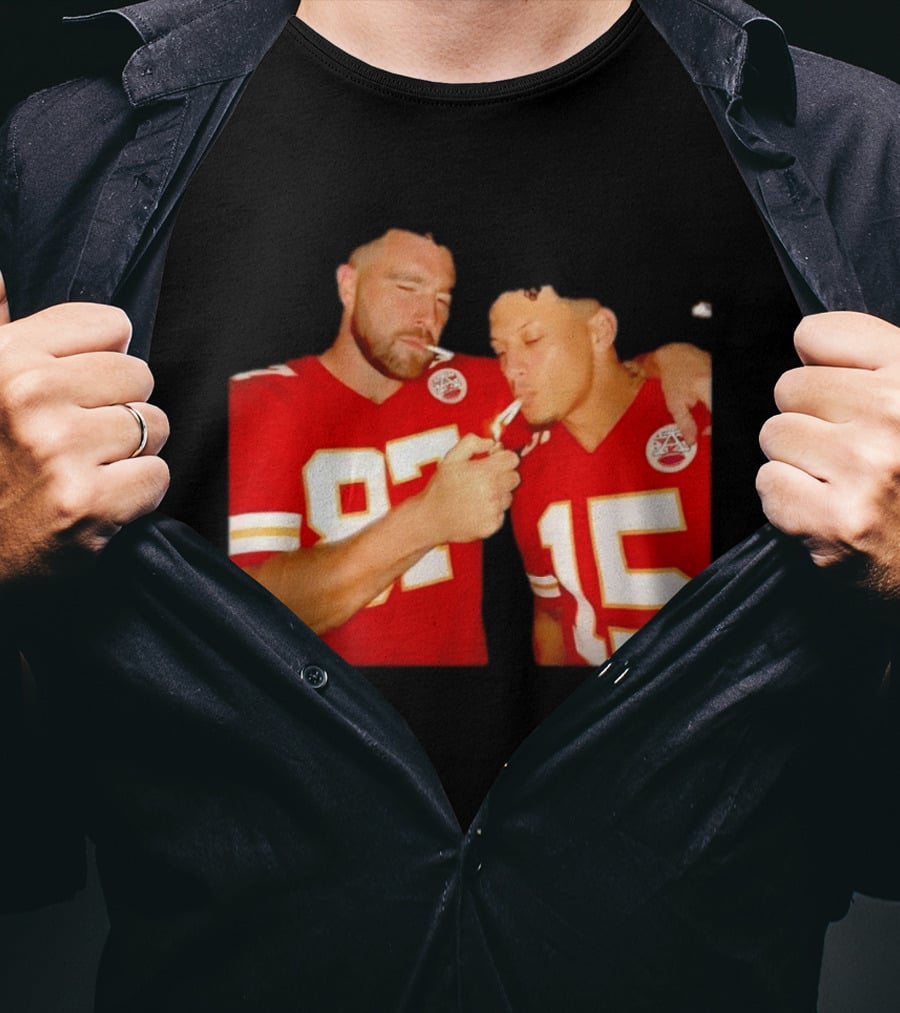 Kansas City Chiefs Mahomes Kelce Smoking 87 15 T-Shirt