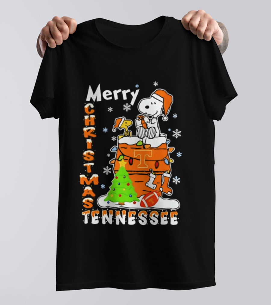 Snoopy Woodstock Christmas 2026 Tennessee Volunteers Football Santa Hat T-Shirt