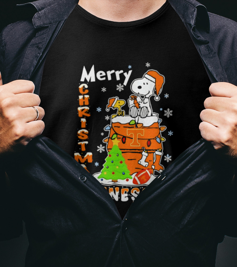 Snoopy Woodstock Christmas 2026 Tennessee Volunteers Football Santa Hat T-Shirt