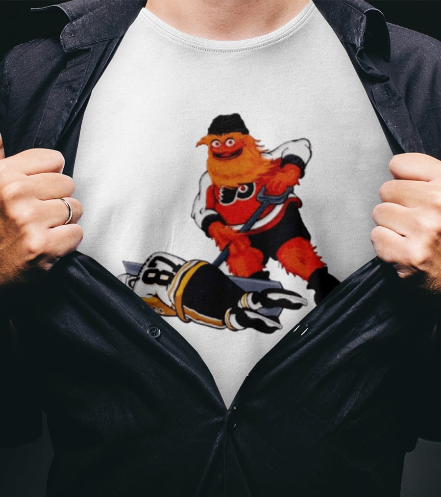 Philadelphia Flyers Gritty Shovelin' Cartoon With Hockey Rivalry Scene T-Shirt