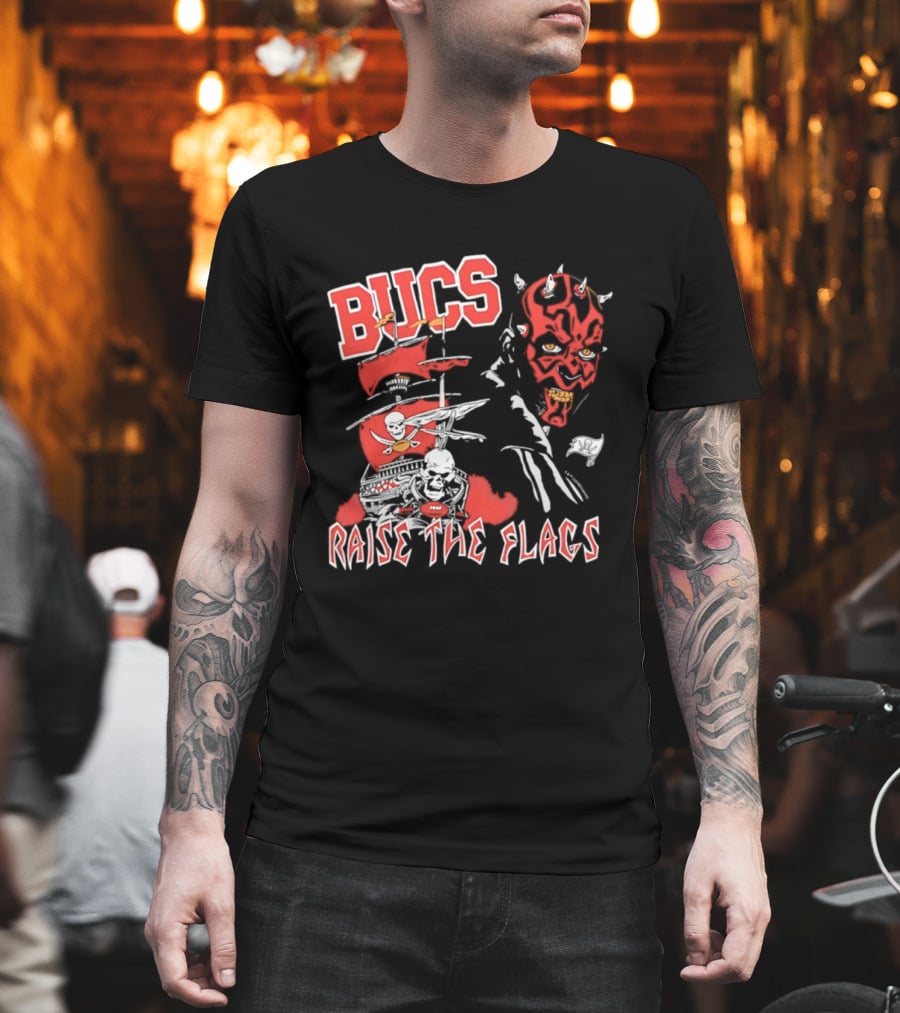 Bucs Darth Maul Raise The Flags Tampa Bay Buccaneers Star Wars T-Shirt