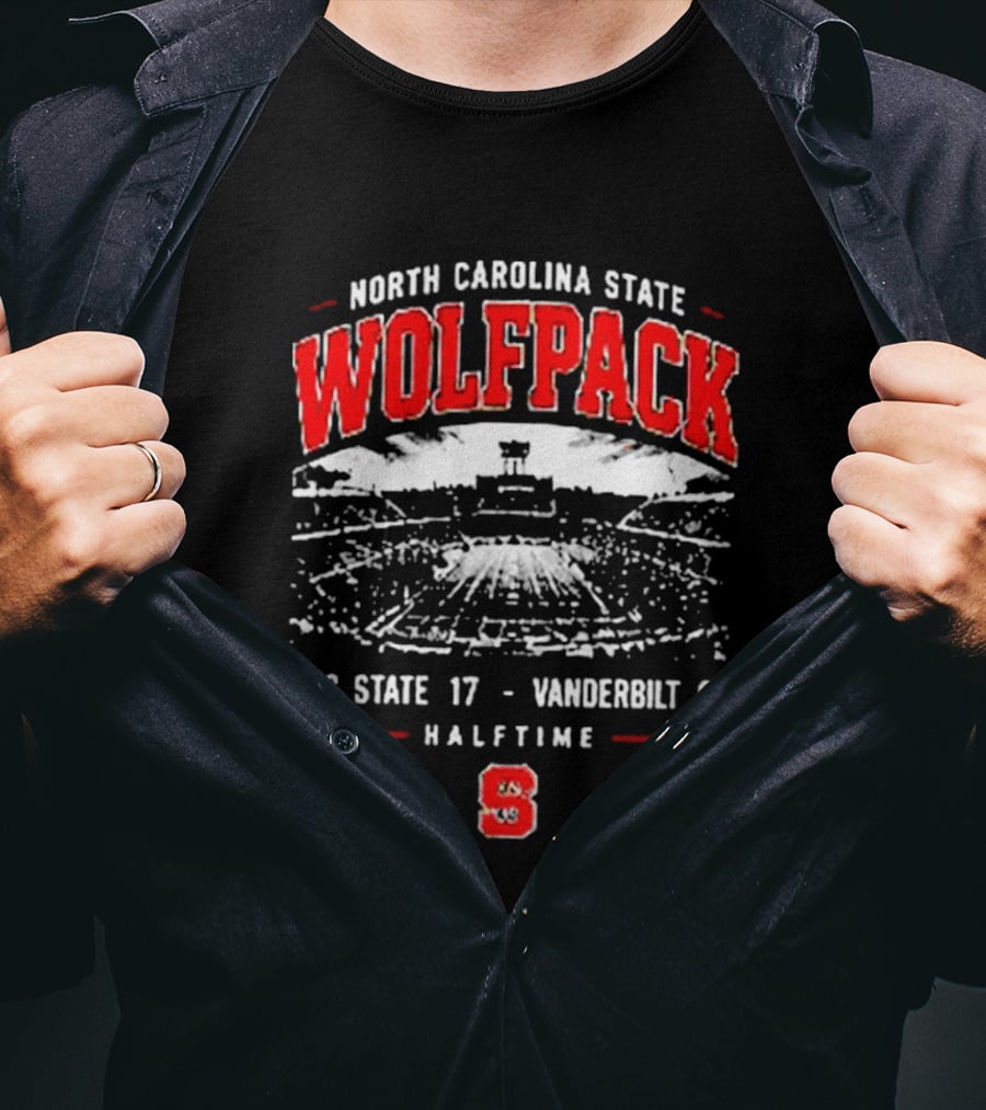 North Carolina State Wolfpack Stadium Halftime Score NC State 17 Vanderbilt 0 T-Shirt