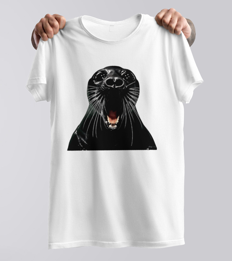 Screaming Black Seal Meme Hilarious Animal Expression T-Shirt