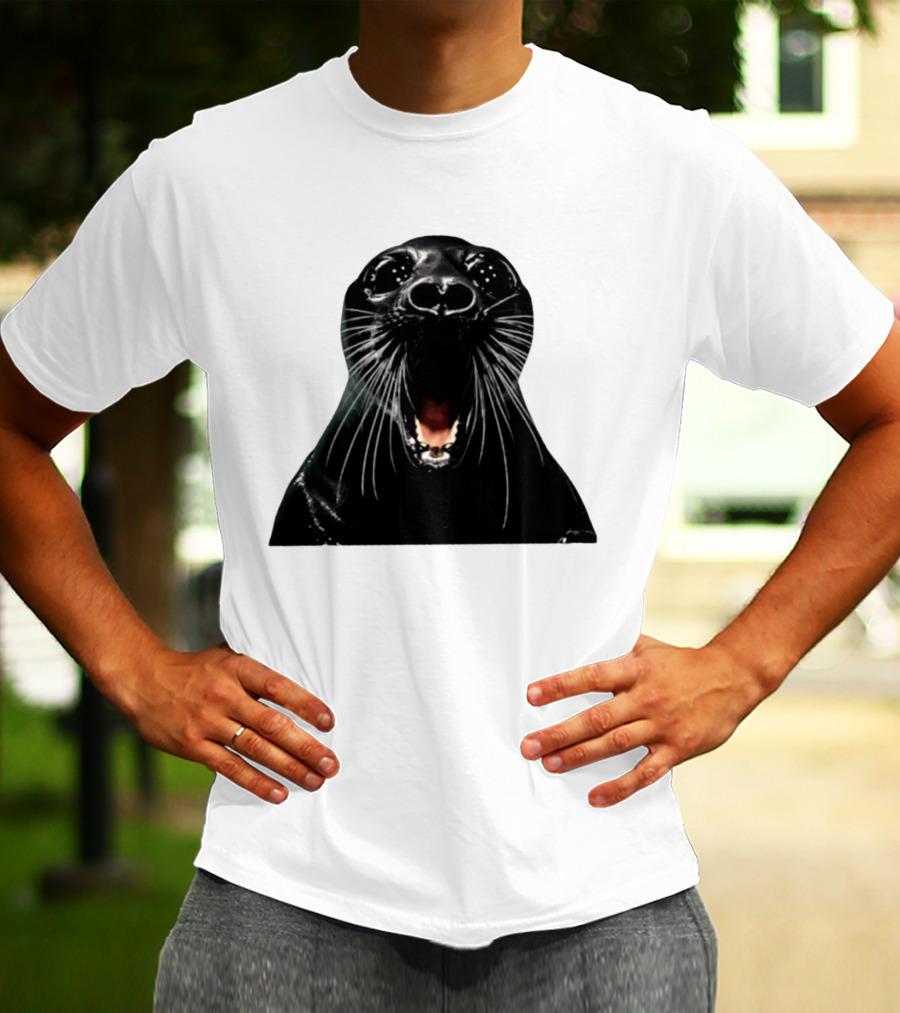 Screaming Black Seal Meme Hilarious Animal Expression T-Shirt