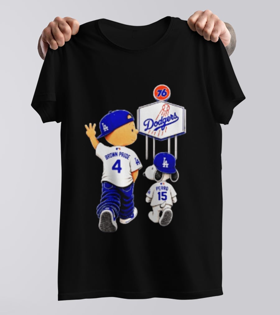Charlie Brown Snoopy Los Angeles Dodgers Brown Pride Perro Baseball 76 T-Shirt