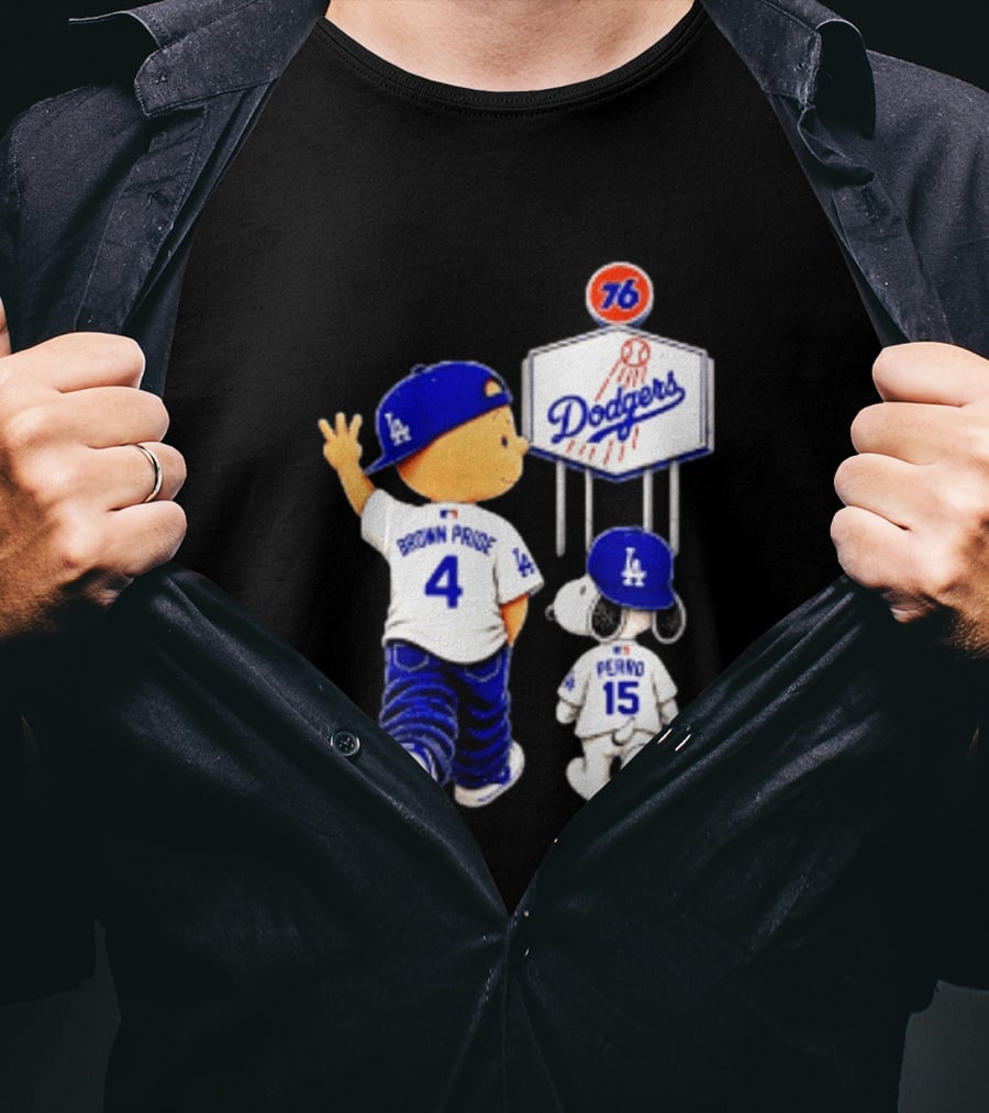 Charlie Brown Snoopy Los Angeles Dodgers Brown Pride Perro Baseball 76 T-Shirt
