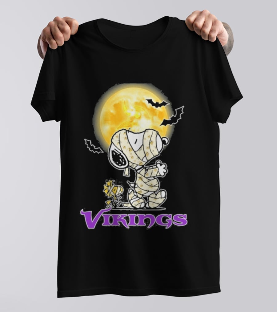 Minnesota Vikings Snoopy Halloween Moon 2026 Holiday T-Shirt