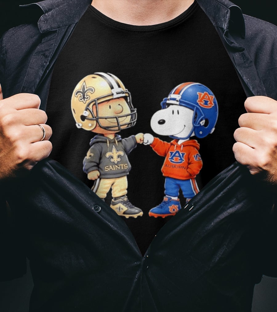 Charlie Brown Saints And Snoopy Auburn Tigers Fist Bump Football T-Shirt