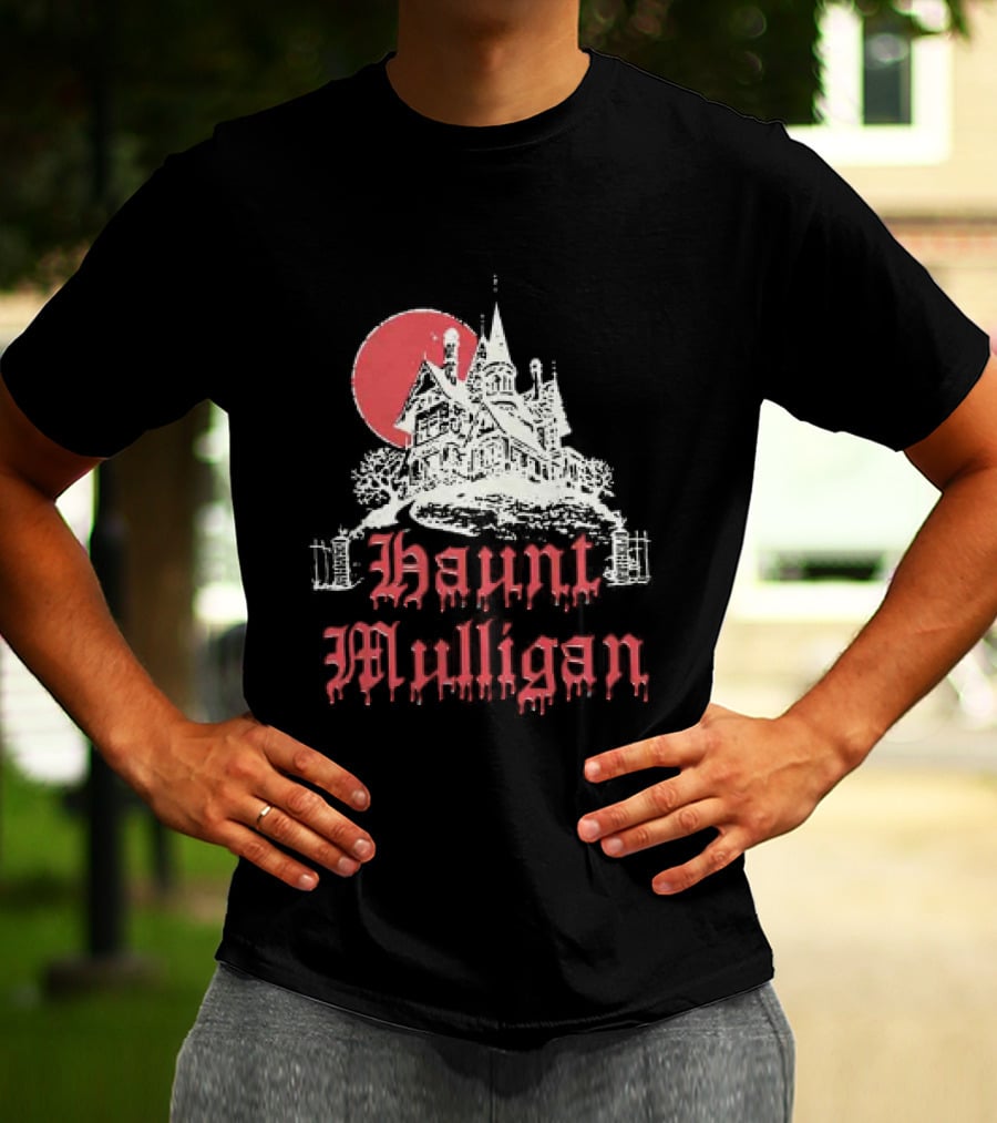 Hot Mulligan Haunted House Halloween Castle 2026 T-Shirt