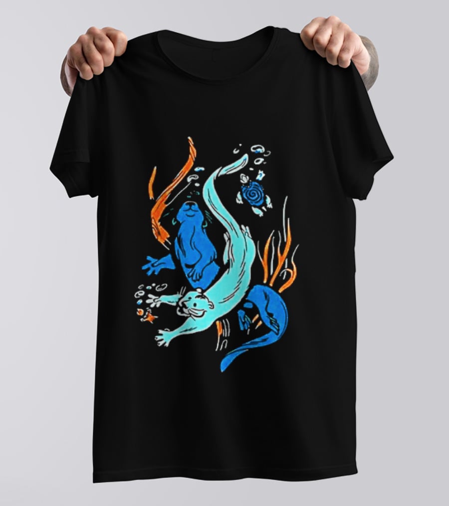 Swimming Otters Sea Life Ocean Nature Wildlife Playful Underwater Scene T-Shirt