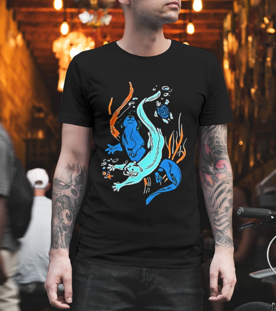 Swimming Otters Sea Life Ocean Nature Wildlife Playful Underwater Scene T-Shirt
